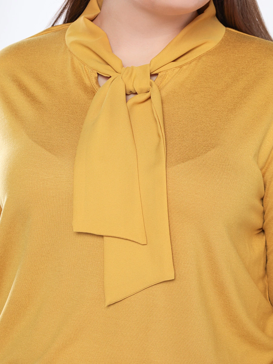 Блуза трикотажная желтого цвета с завязками